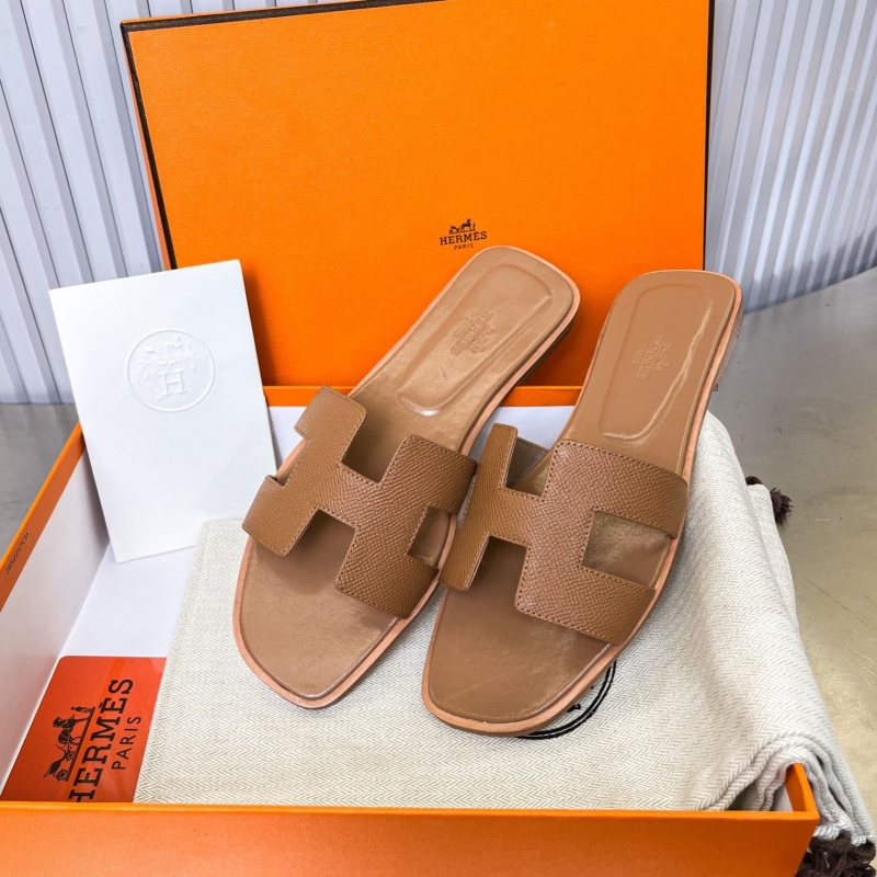 H**mes slippers